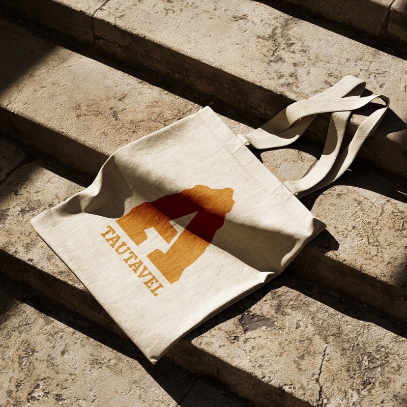 Tote bag